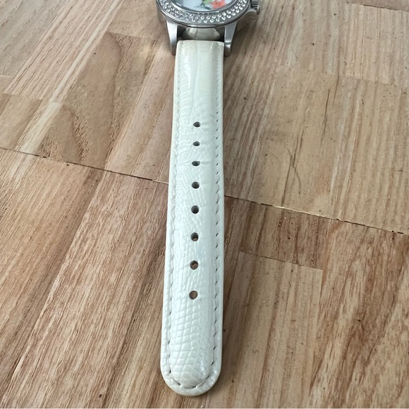 Invicta ladies hummingbird silver tone white leather watch NEW BATTERY main image 8